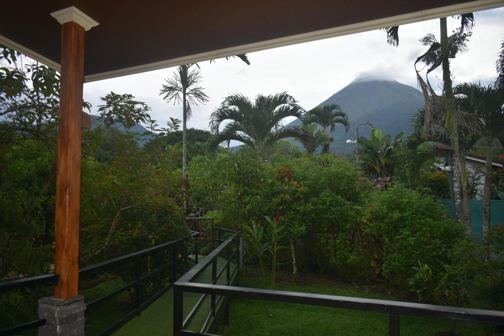 Hotel Roca Negra Del Arenal La Fortuna Exterior photo